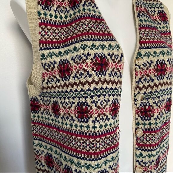 Vintage 70s Floral Embroidery  sweater Vest Faire Isle - Picture 4 of 12